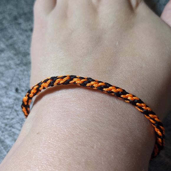 Handmade Kumihimo bracelet - Picture 1 of 5